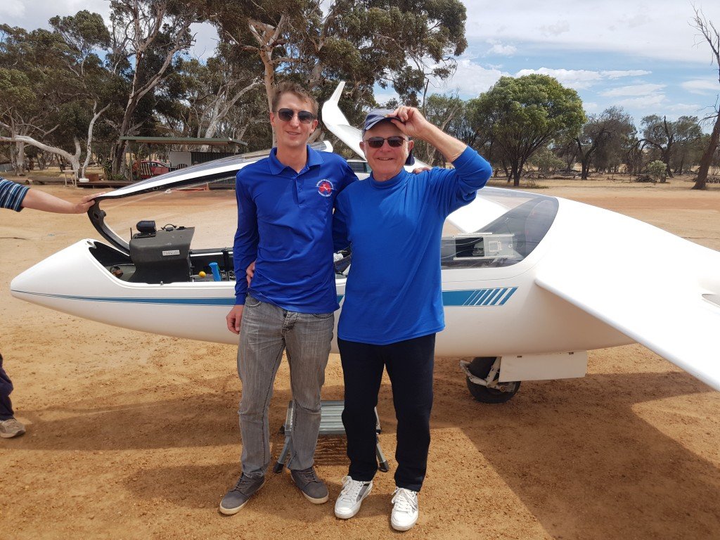 AEF Neil Pynnes glider flying, Book Flights, Beverley Soaring Society